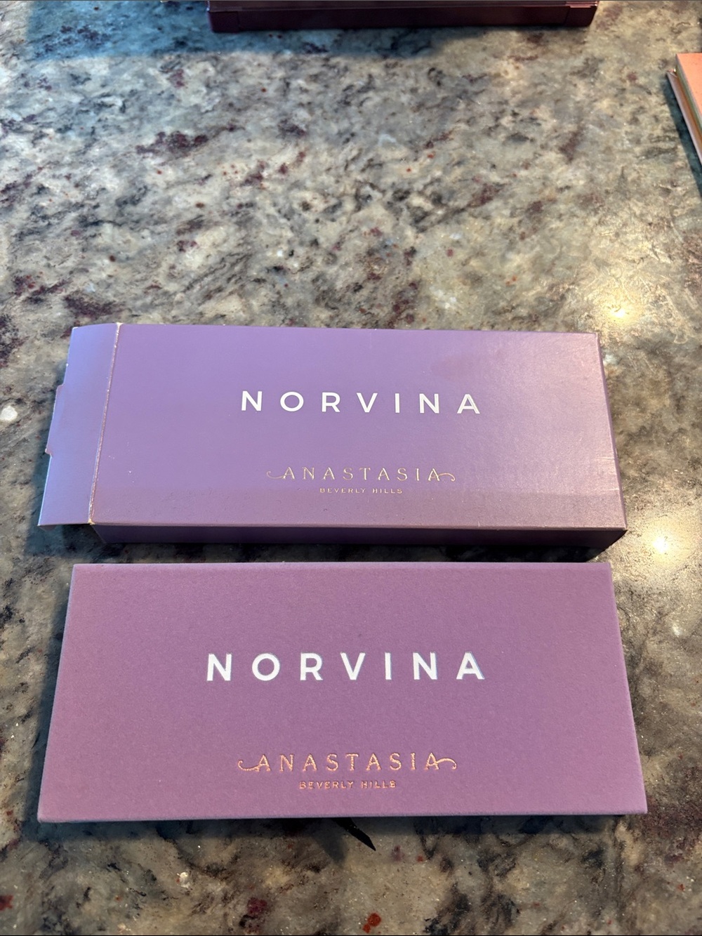 Norvina Anastasia Beverly Hills Norvina Palette - Lavender Purple Packaging